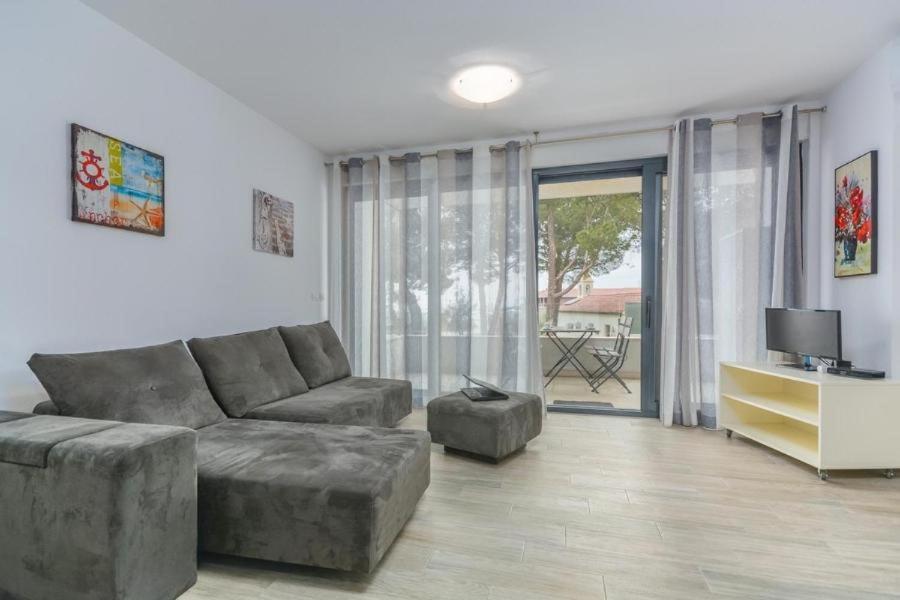 Hotel Lux Novigrad  Zewnętrze zdjęcie